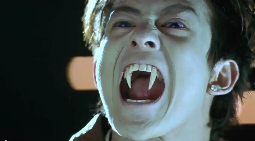 十六年前吸血僵尸题材电影,由陈冠希和郑伊健一起出演,很经典