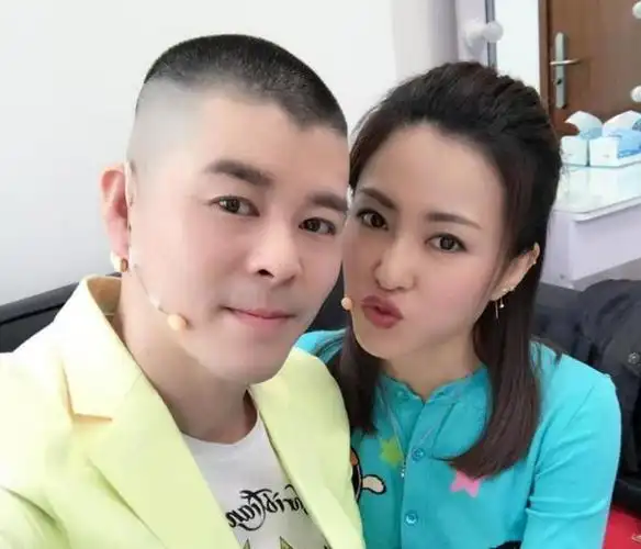 第11对:宋晓峰和闪电哥前妻高飞的扮演者叫燕飞,宋青莲的扮演者是