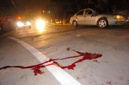 事故现场还有母亲留下的一摊血迹