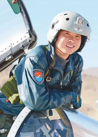 一名新时代空军飞行员应该具备怎样的品质?