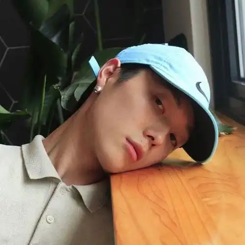 10张高冷轻熟男生头像帅哥专用