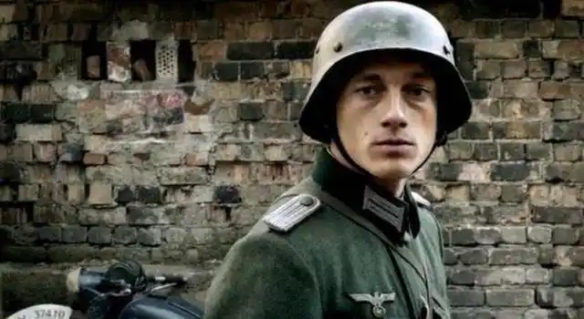 《我们的父辈》裹挟在时代洪流中,无力而失声的个人理智