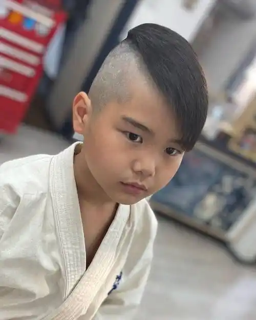 六一小男孩发型13款,很火很帅气,喜欢的家长别错过_造型_时尚_头顶