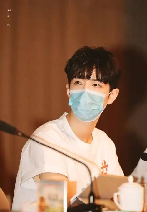 肖战捐款100万元驰援河南