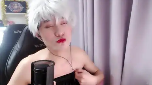 史上最辣眼女装大佬心态,粉丝表示看了一次不想看第二次