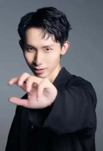 梦泪提出问题玩王者荣耀的男孩子长啥样难不成是宝藏男孩