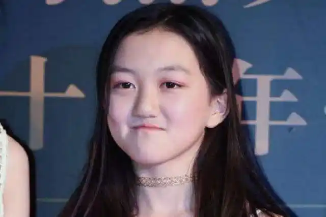 李嫣摘掉"兔唇女孩"的标签,3次手术很成功,如今长得像谁?