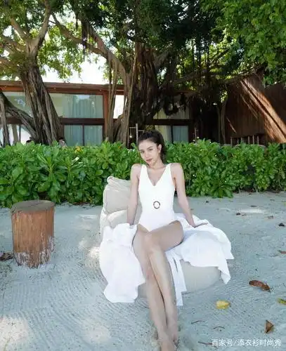 奢侈品杂志《米娜》最新封面女郎写真,花容月貌,俏丽多姿