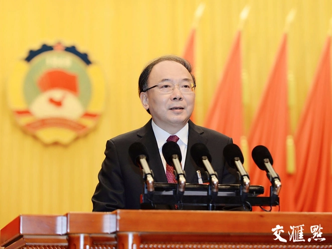 江苏省委常委,省人大常委会副主任,无锡市委书记李小敏.