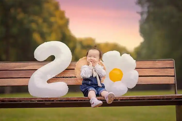 2岁宝宝外景写真