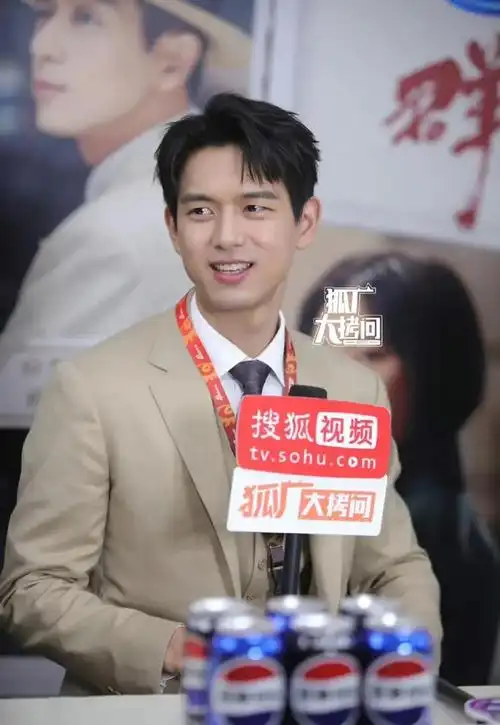 人气演员李现任敏新剧扫楼生图出炉啦状态好好啊