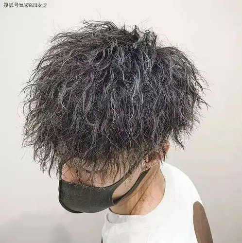 2020流行男士发型,黑人烫钢丝球超火,"渣男"锡纸烫热度不减