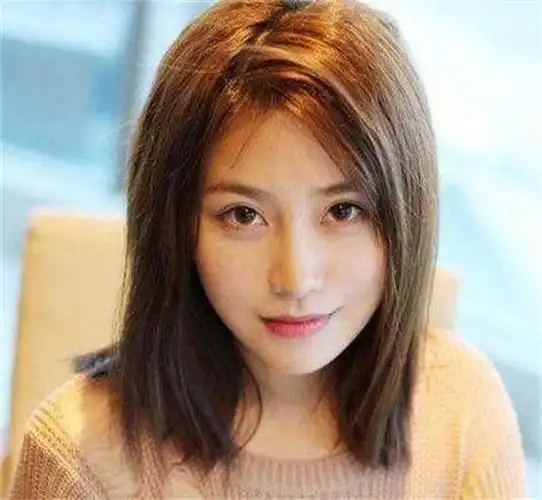 有层次的齐肩直发发型,层次感满满的直发发型