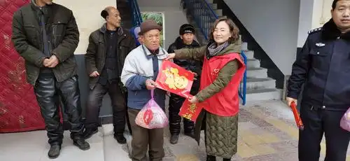 寒冬慰问敬老院 浓浓关怀暖人心