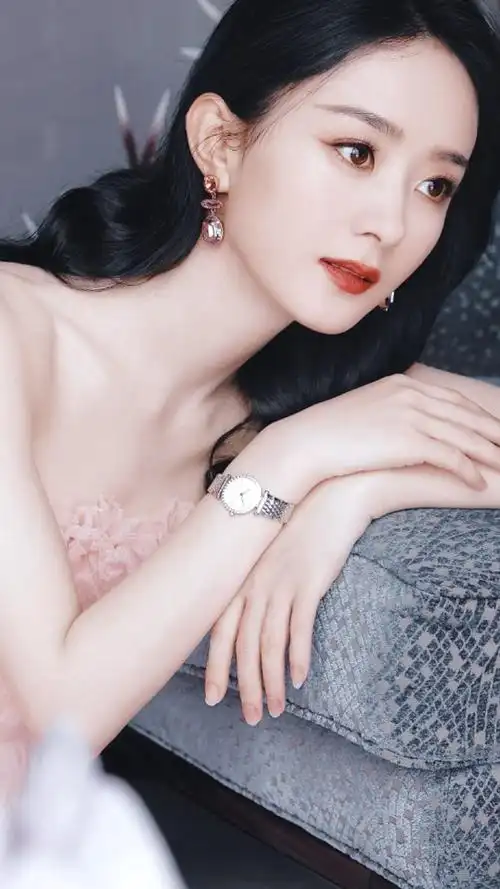 赵丽颖粉色空气云朵裙