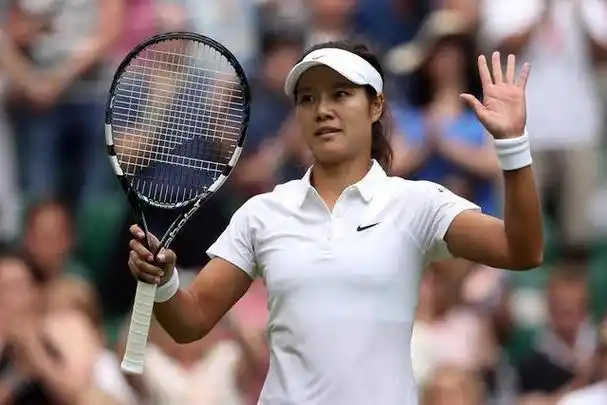 在2011年,李娜成为了中国网球历史上第一个大满贯冠军得主,她在法