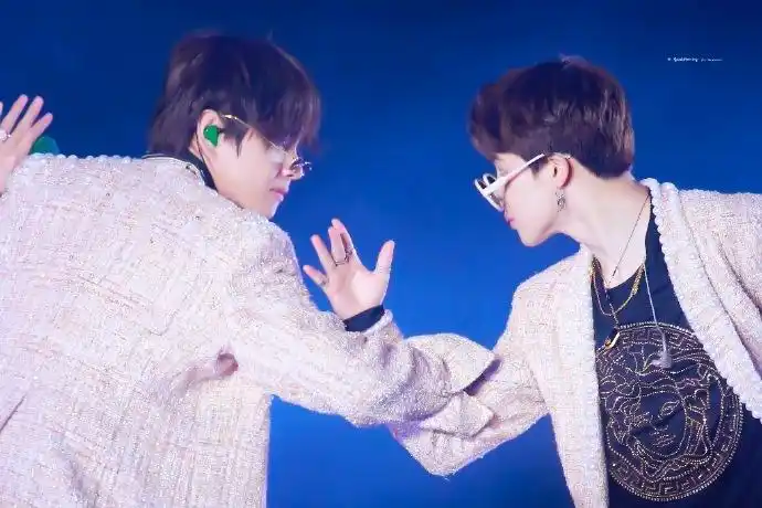 vmin超话防弹95line超话190616 5th muster in 釜山 高清饭拍更新4p看