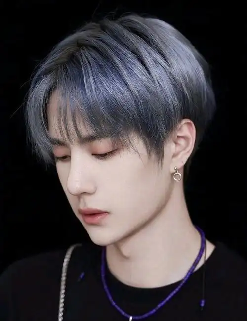 《这就是街舞3》队长王一博挑染绿发