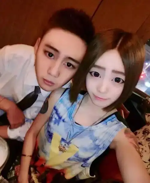 台湾最正女高中生17岁交60男友 卸妆之后惊悚曝光