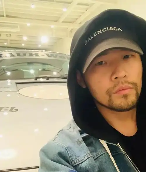 来了!周杰伦晒自拍,粉丝们却评论:这不是我们要的一年一度