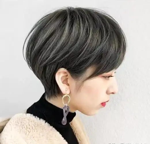事实证明,这是最适合中年女人的发型:齐耳短发!谁见都夸显年轻