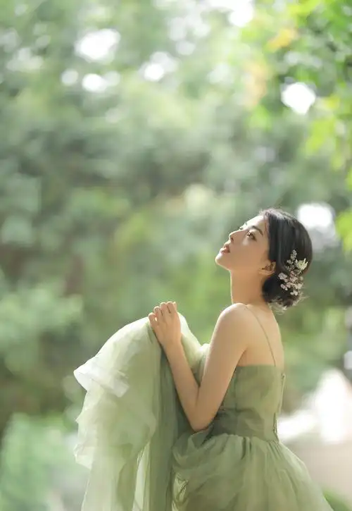 森系美女清新迷人私房写真