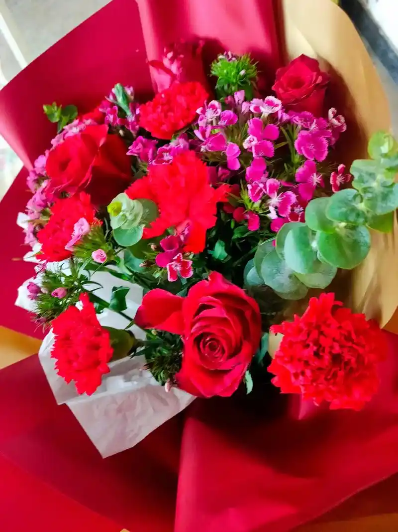 今天是母亲节,给老妈妈订了一束花祝老妈妈节日快乐!