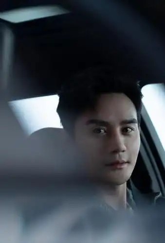 王凯帅气有型光影写真图片46