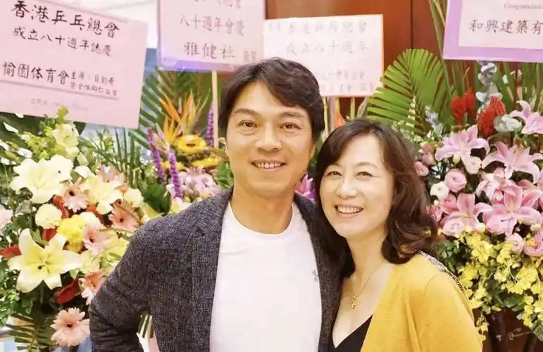 21岁一剧成名,25岁嫁"乒乓王子"江嘉良,57岁成"母亲专业户"_吴玉芳