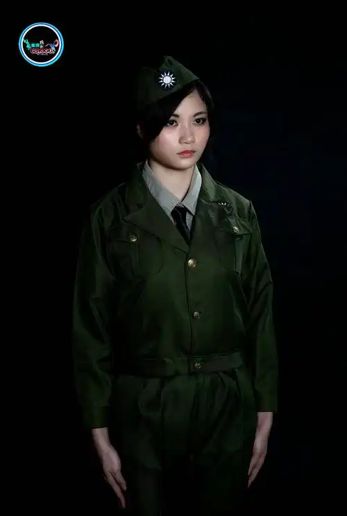 【国军服小姐】------童颜