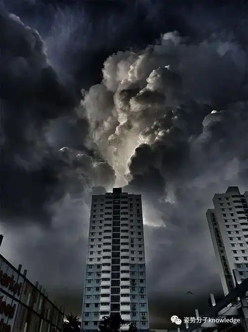 黑云压城城欲摧,隔着屏幕,你有没有一丝窒息感?