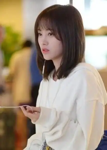 鞠婧祎的长发很美,但她短发的样子才是真正的惊艳,太美了!