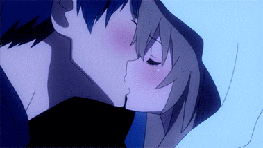 接吻手为什么会不自觉抓紧对方(手放在哪里不像流氓)