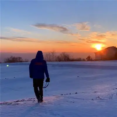 超火超好看的背影头像男生