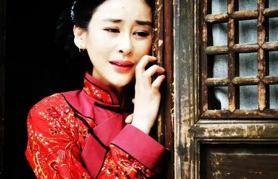 《遍地狼烟》剧照周扬饰柳嫣