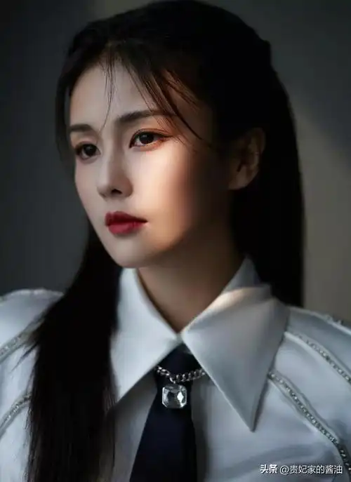 白鹿,1994年9月23日出生于江苏省常州市,中国内地女演员,模特