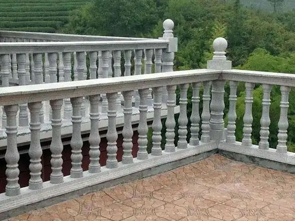 首页 产品中心 艺术围栏   水泥艺术围栏美观大方,可用设备或塑料模具