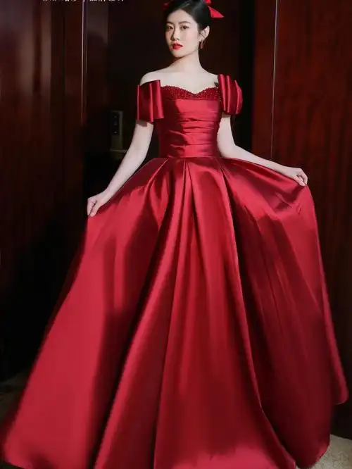 春节婚礼一定要穿的红色敬酒服