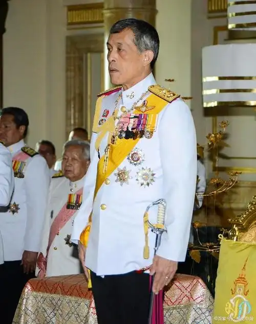 探寻玛哈哇集拉隆功泰国国王的领导力与传奇生活
