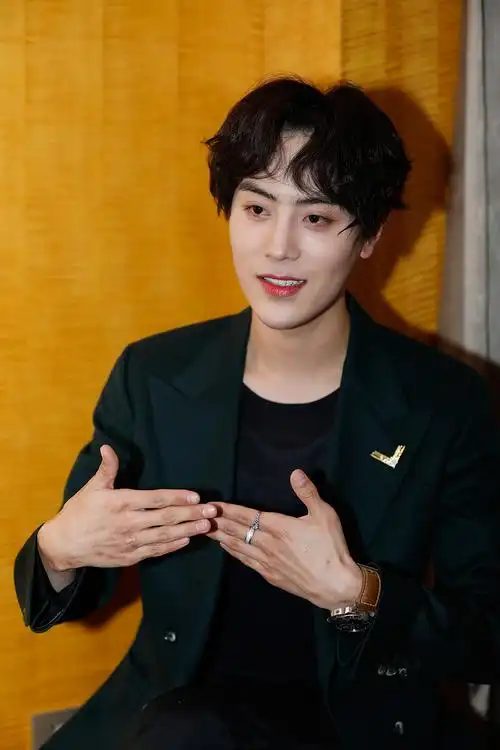 冯荔军揭和王润泽,何花关系:我们是三兄弟,三闺蜜