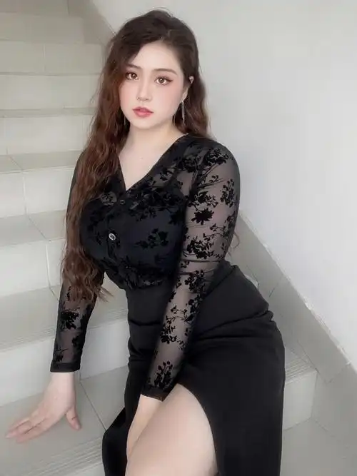 95这是我的尺寸:|身高170 |体重135 ||胸围98|腰围75 |臀围99||大腿