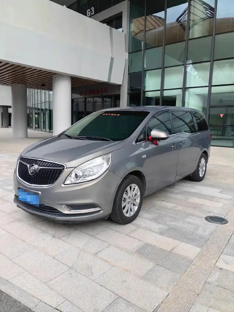 最新拿下公路之王别克 gl8 17 年入户 25s 舒适