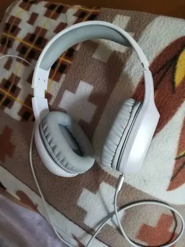 底价转让漫步者w800bt耳机