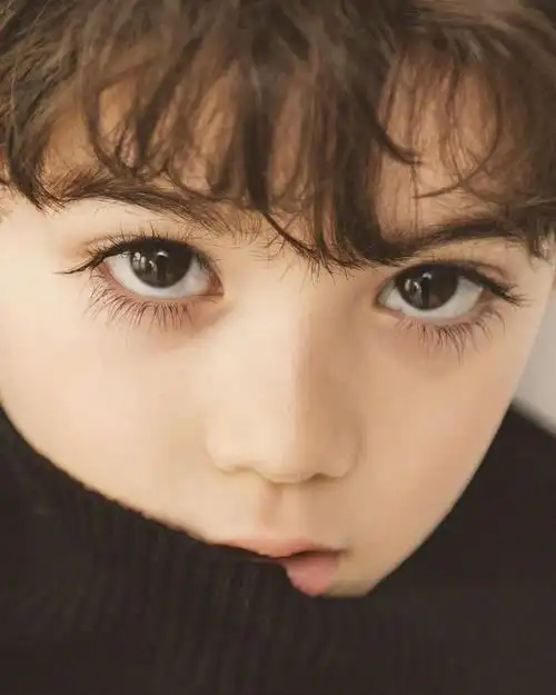 混血儿laurencooper,是睫毛精本精了 ins:laurencooper0813