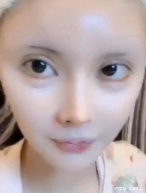 迪丽拉卸妆前后堪比整容,看到素颜照后,一时之间不知道说啥