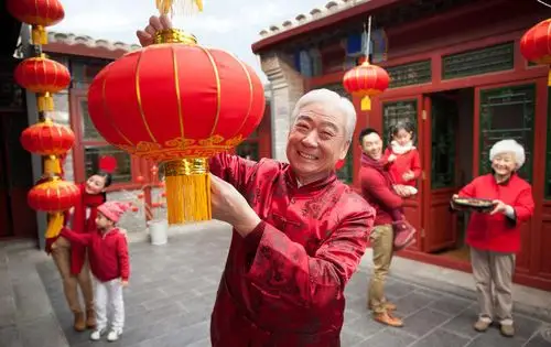 过年了!大红灯笼高高挂