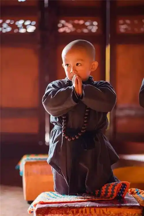 中国史上最萌小和尚,竟然就藏在贵州山咔咔头!