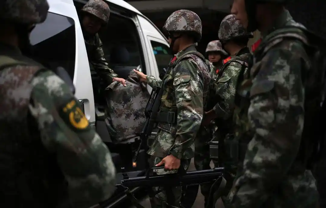 绝密押运火车上查持枪证是哪一集呢?