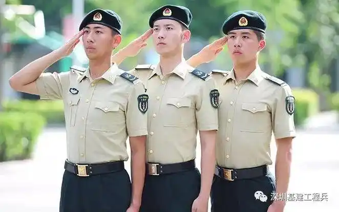 2019年9月2日,国务委员兼国防部长魏凤和着新式迷彩作业服亮相俄罗斯