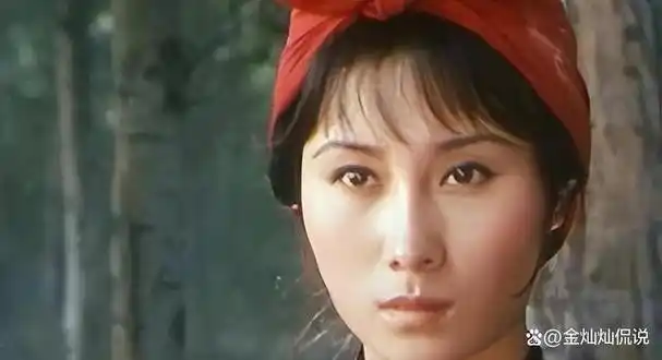 《少林寺》走红后,李连杰转身成功夫巨星,牧羊女丁岚在干什么?